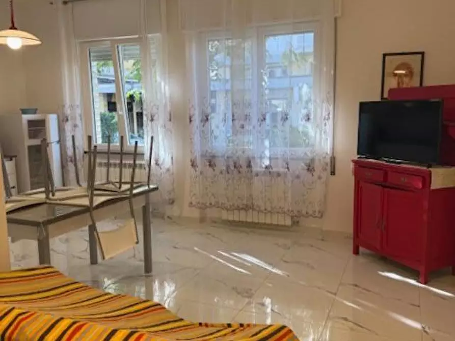 Immagine 6 di Appartamento in affitto  a Carrara