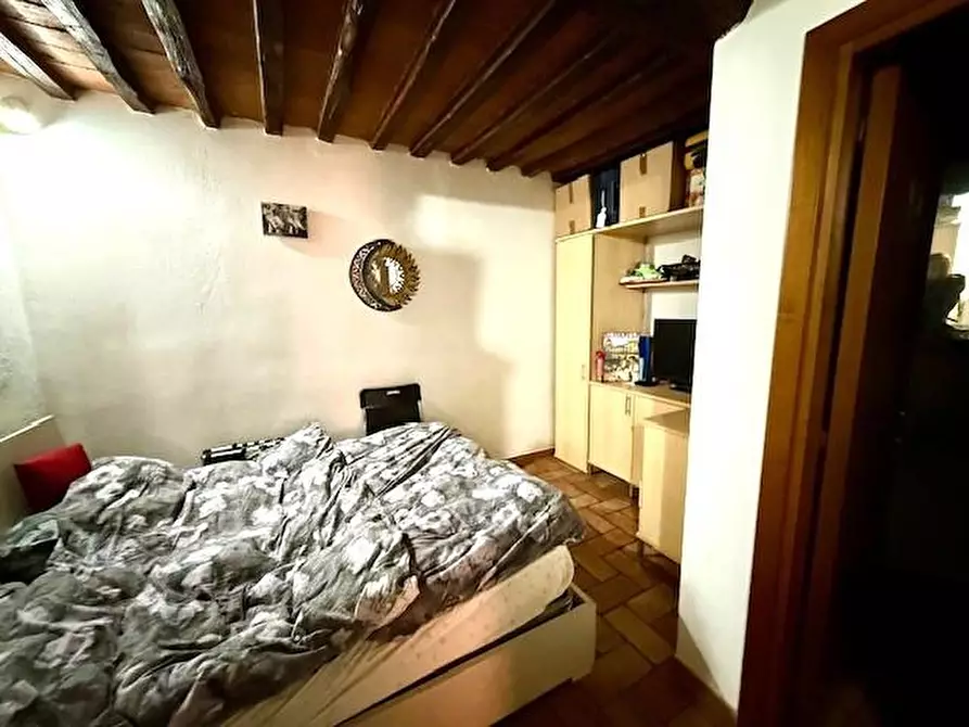 Immagine 6 di Appartamento in vendita  a Siena