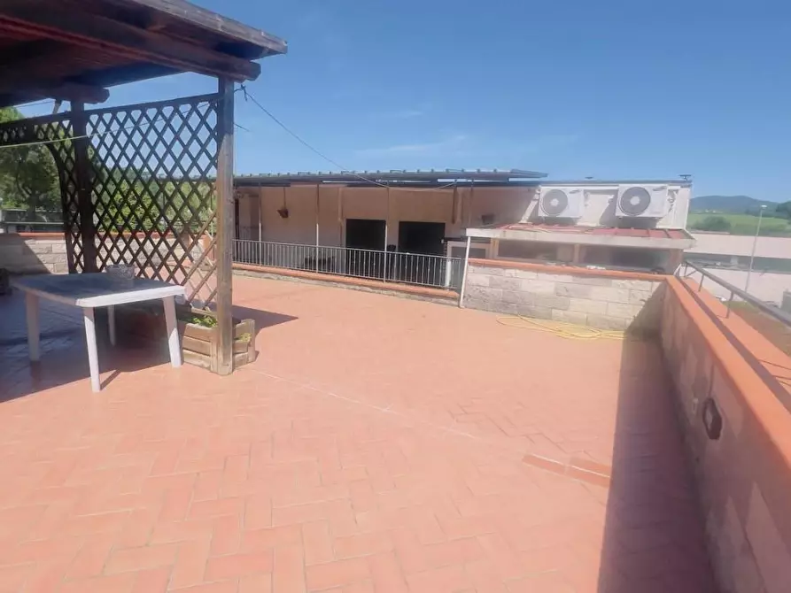 Immagine 28 di Attività artigianale in affitto  a Colle Di Val D'elsa