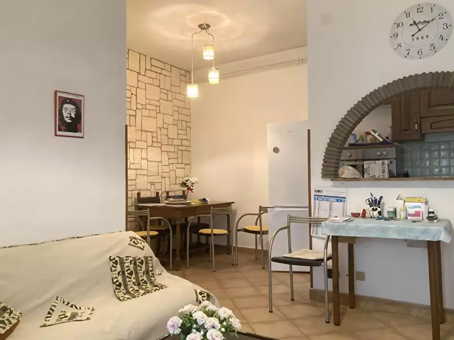 Immagine 2 di Appartamento in vendita  a Viareggio