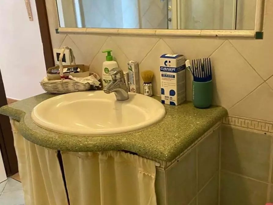 Immagine 8 di Appartamento in vendita  a Viareggio