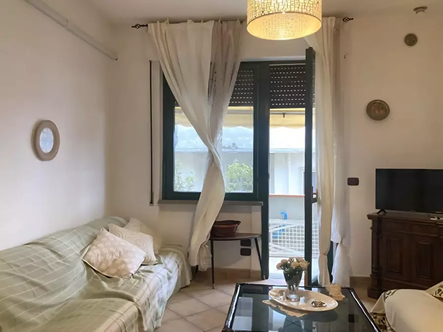 Immagine 4 di Appartamento in vendita  a Viareggio