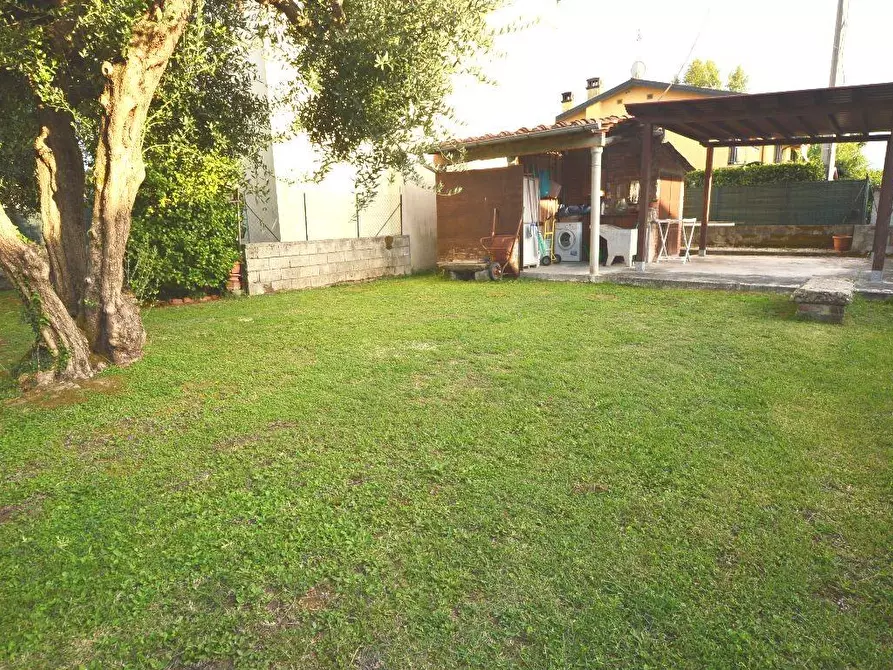 Immagine 18 di Terratetto in vendita  a Lucca