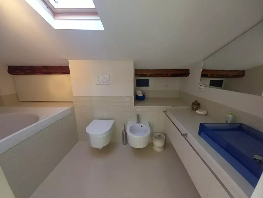 Immagine 19 di Appartamento in vendita  a Camaiore