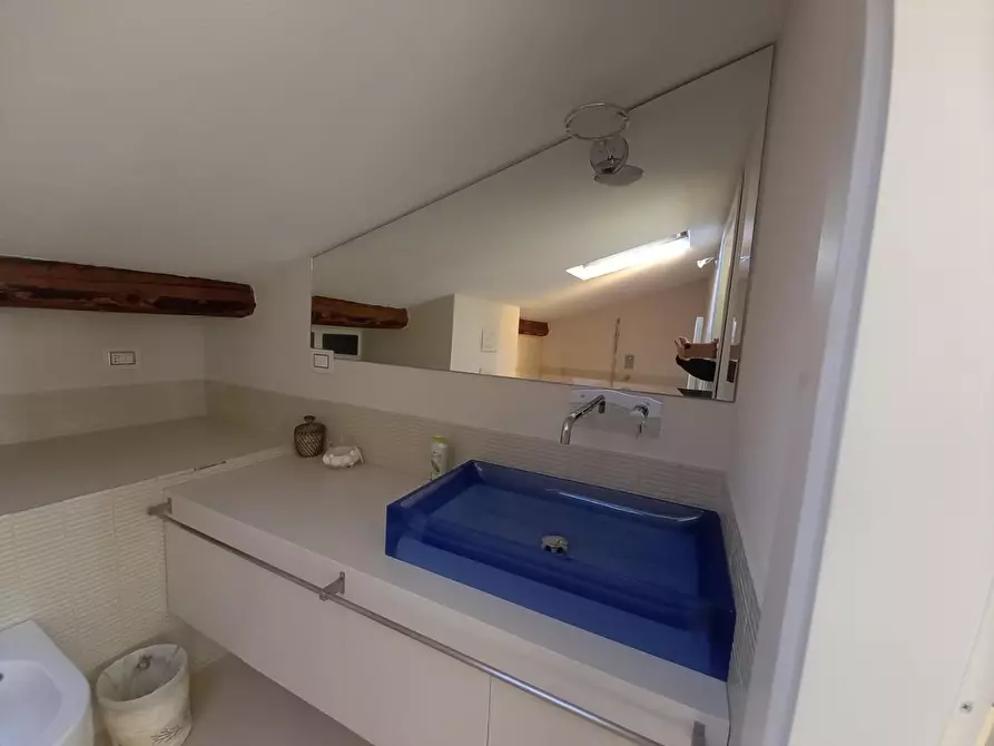 Immagine 21 di Appartamento in vendita  a Camaiore