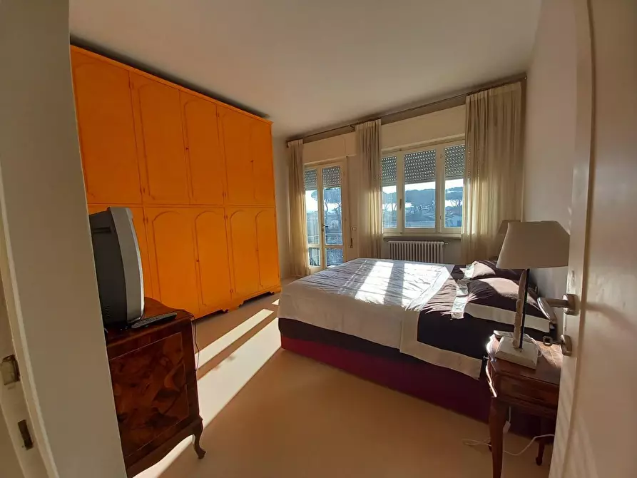 Immagine 11 di Appartamento in vendita  a Camaiore