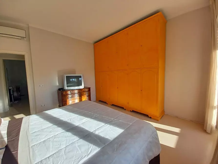 Immagine 12 di Appartamento in vendita  a Camaiore