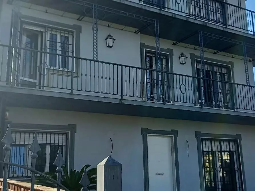 Immagine 2 di Appartamento in vendita  a Camaiore