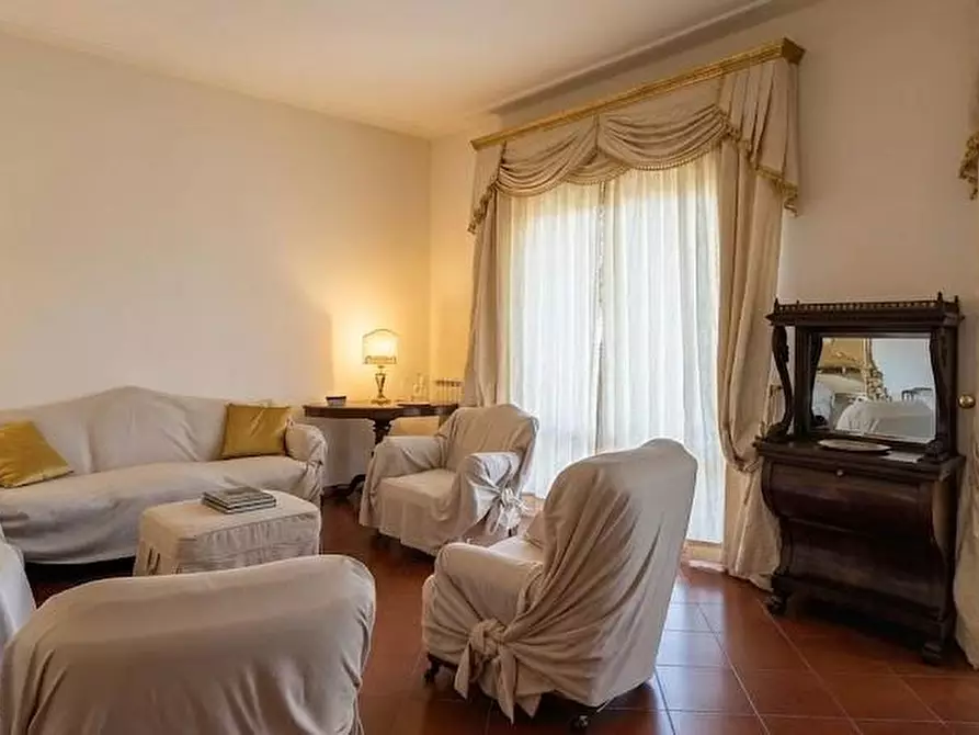Immagine 32 di Appartamento in vendita  a Camaiore