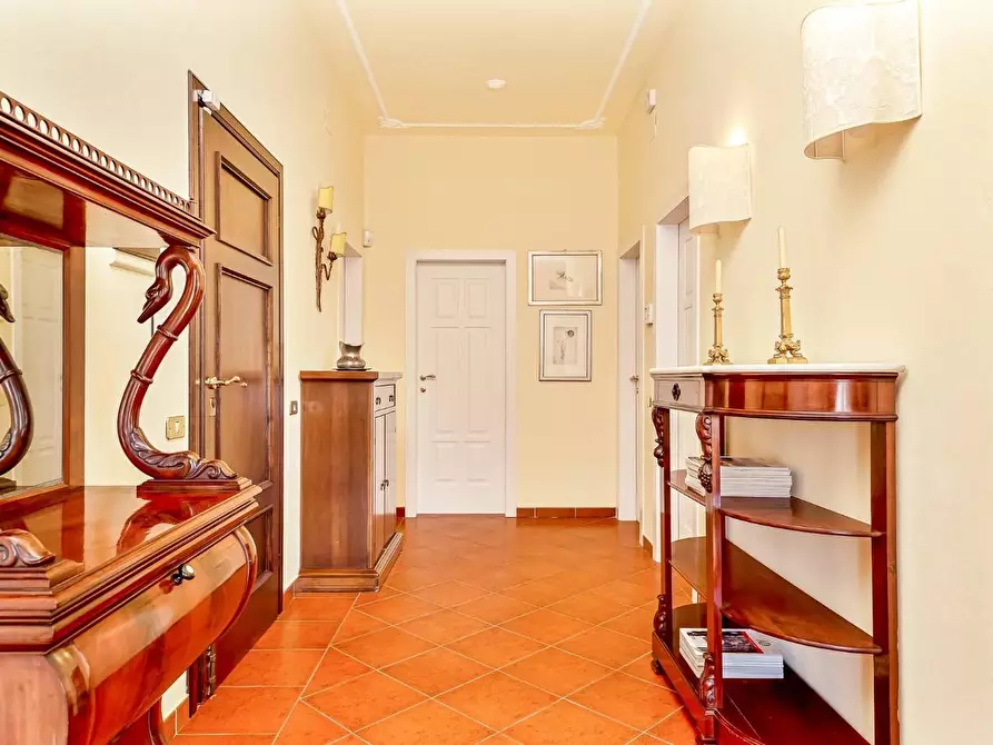 Immagine 8 di Appartamento in vendita  a Camaiore