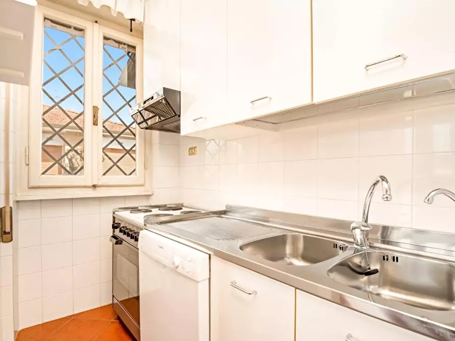 Immagine 5 di Appartamento in vendita  a Camaiore