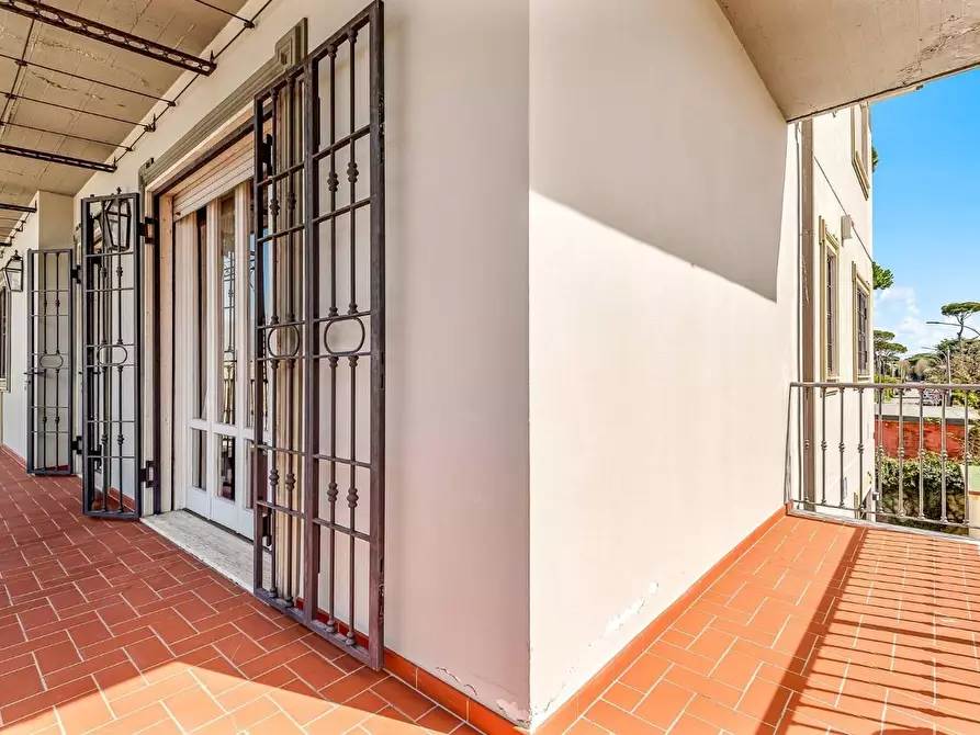 Immagine 10 di Appartamento in vendita  a Camaiore