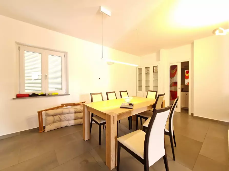 Immagine 8 di Villa in vendita  a Castelnuovo Magra