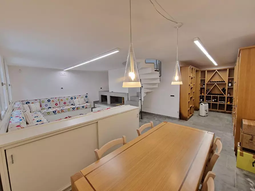 Immagine 17 di Villa in vendita  a Castelnuovo Magra