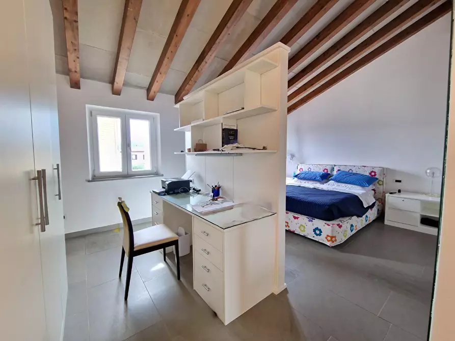 Immagine 23 di Villa in vendita  a Castelnuovo Magra