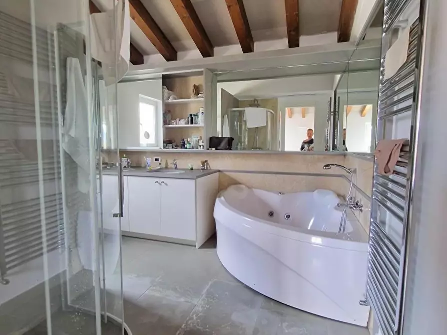 Immagine 20 di Villa in vendita  a Castelnuovo Magra