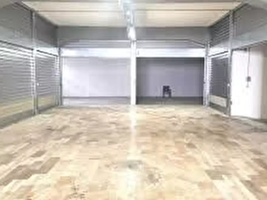 Immagine 1 di Garage in vendita  a Giardini-Naxos