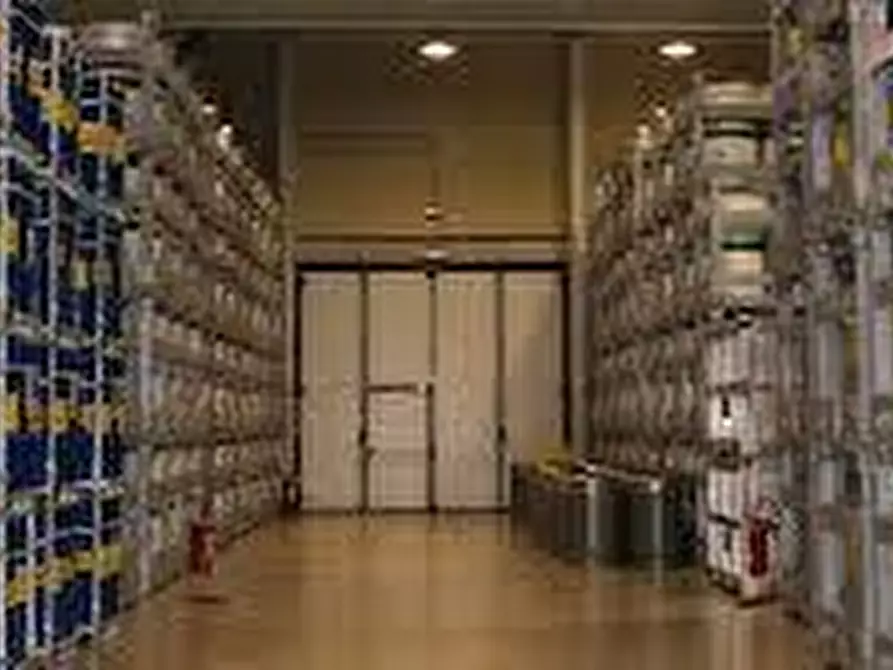 Immagine 3 di Garage in vendita  a Giardini-Naxos