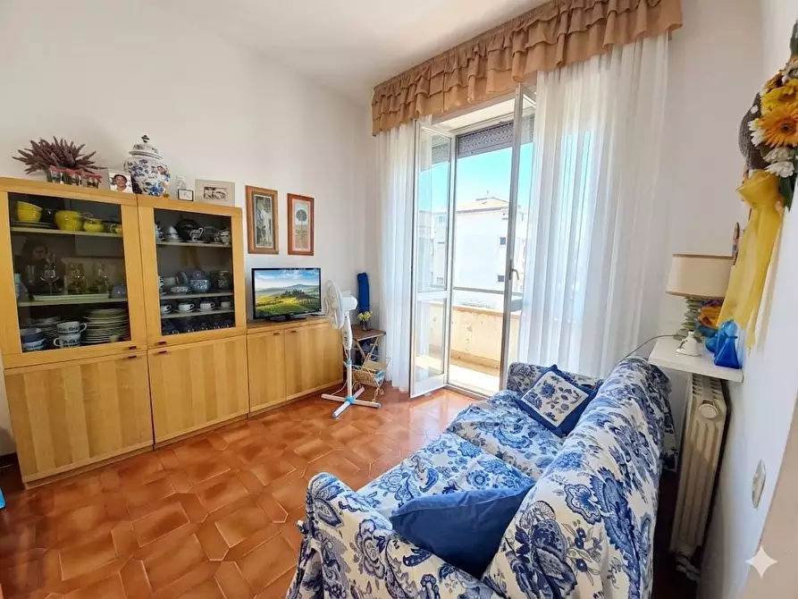 Immagine 11 di Appartamento in vendita  a Camaiore