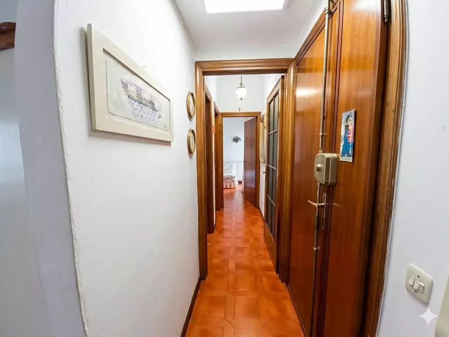 Immagine 19 di Appartamento in vendita  a Camaiore