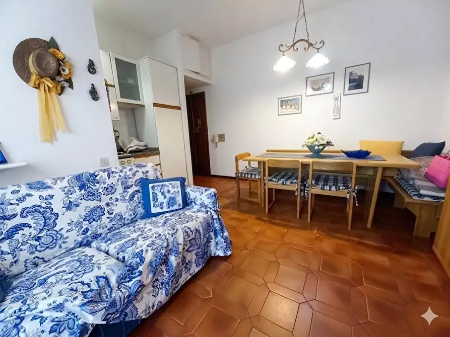 Immagine 2 di Appartamento in vendita  a Camaiore