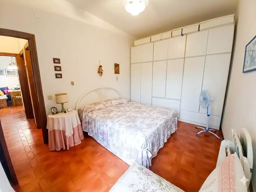 Immagine 12 di Appartamento in vendita  a Camaiore