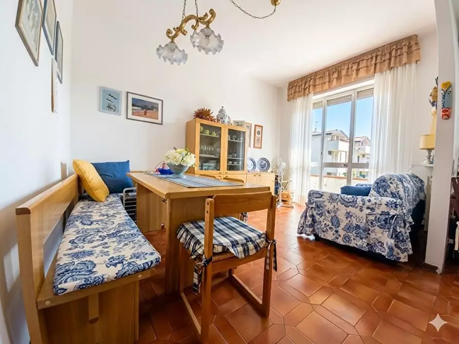 Immagine 1 di Appartamento in vendita  a Camaiore