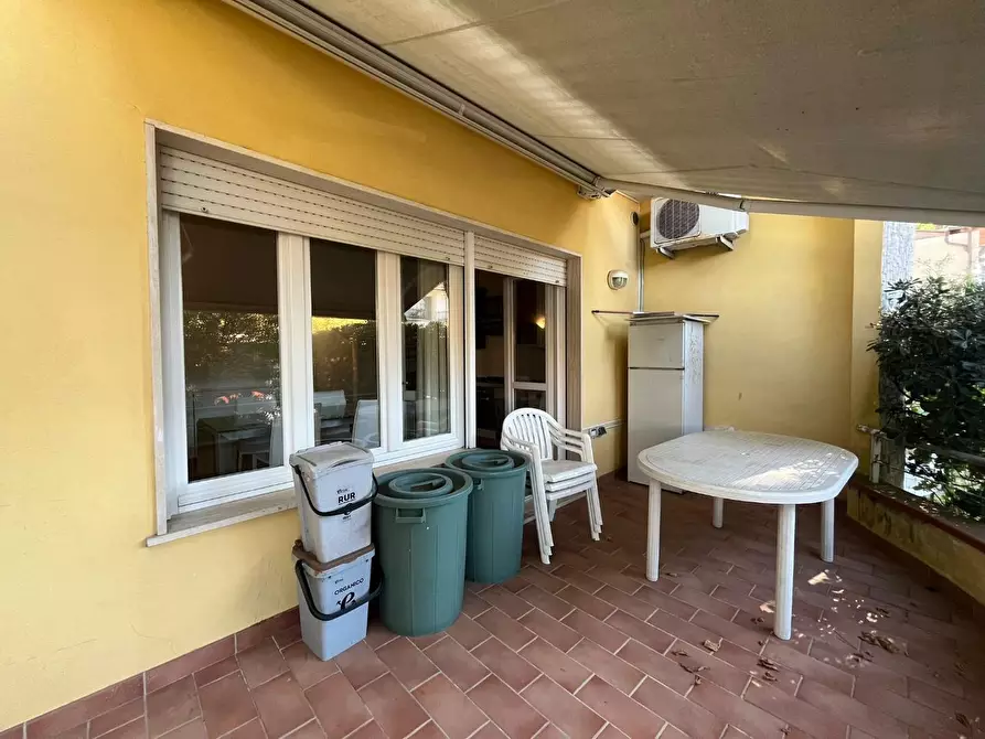 Immagine 24 di Casa trifamiliare in vendita  a Camaiore