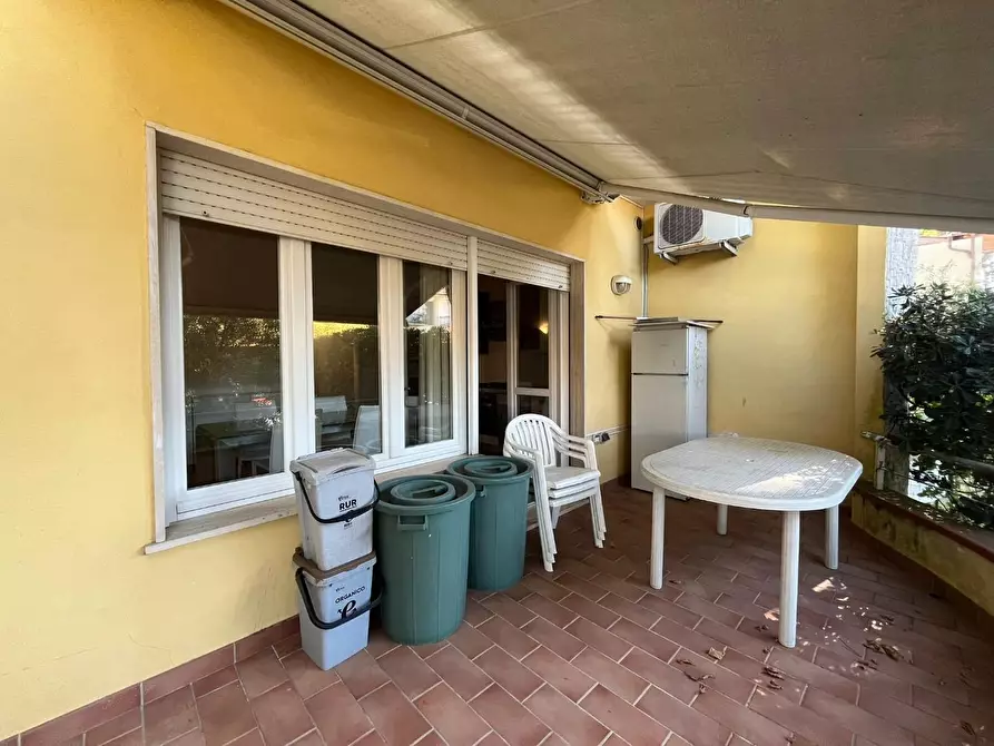 Immagine 25 di Casa trifamiliare in vendita  a Camaiore