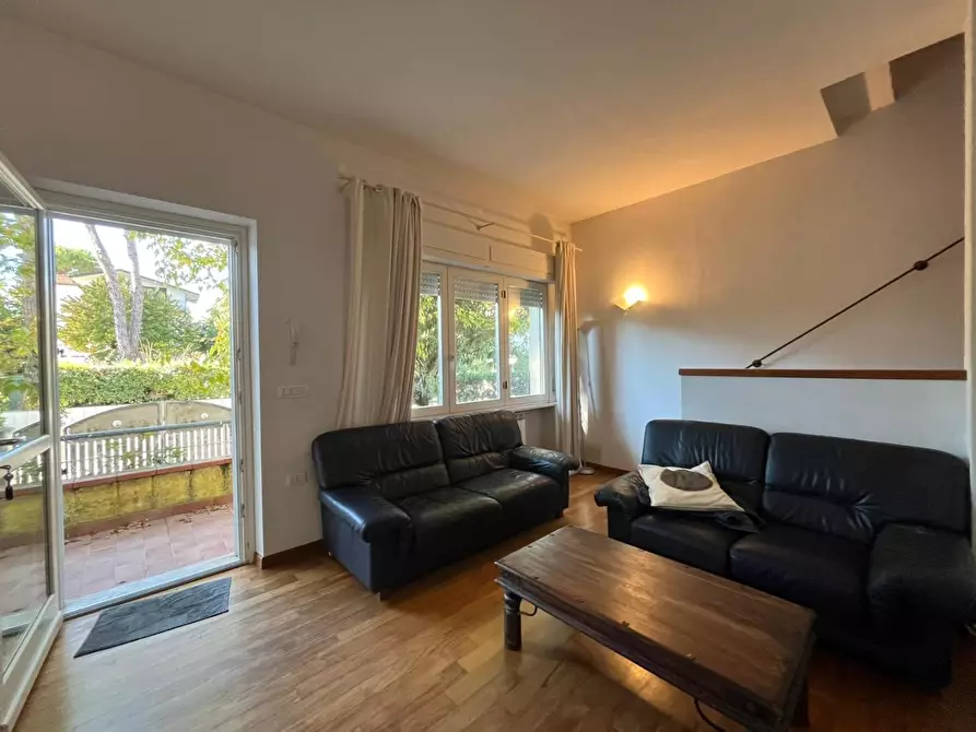 Immagine 21 di Casa trifamiliare in vendita  a Camaiore