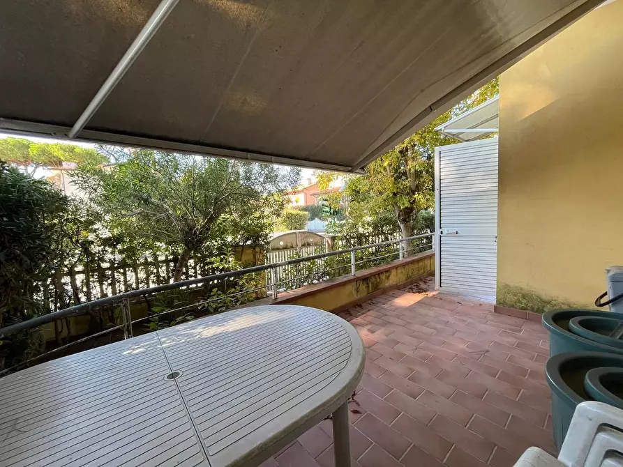 Immagine 26 di Casa trifamiliare in vendita  a Camaiore