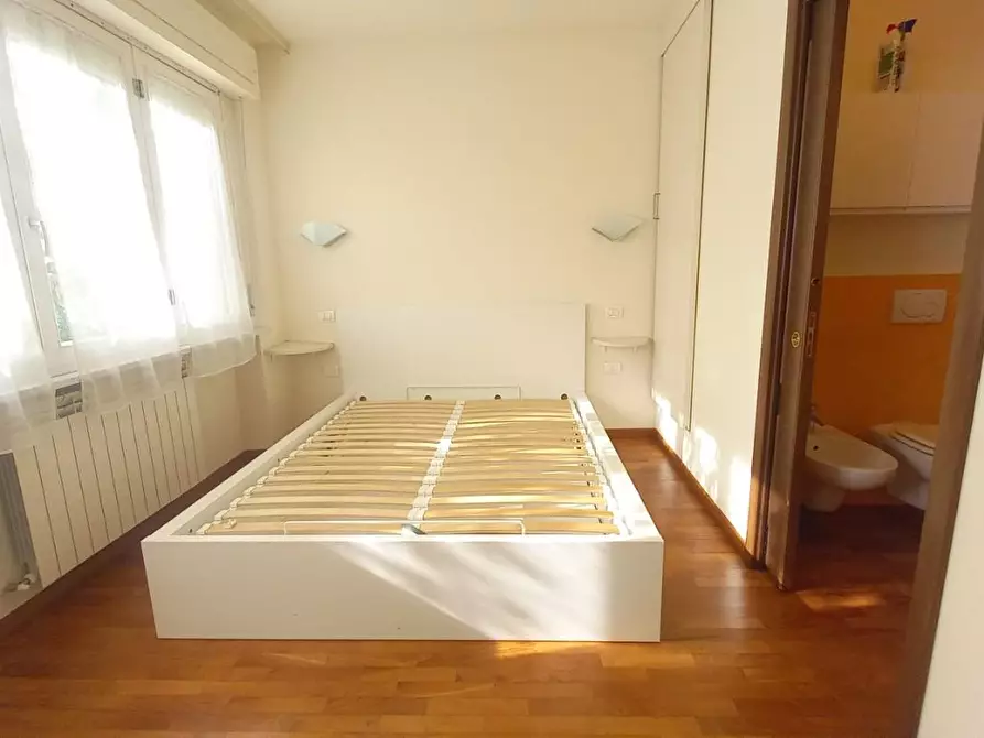 Immagine 35 di Casa trifamiliare in vendita  a Camaiore