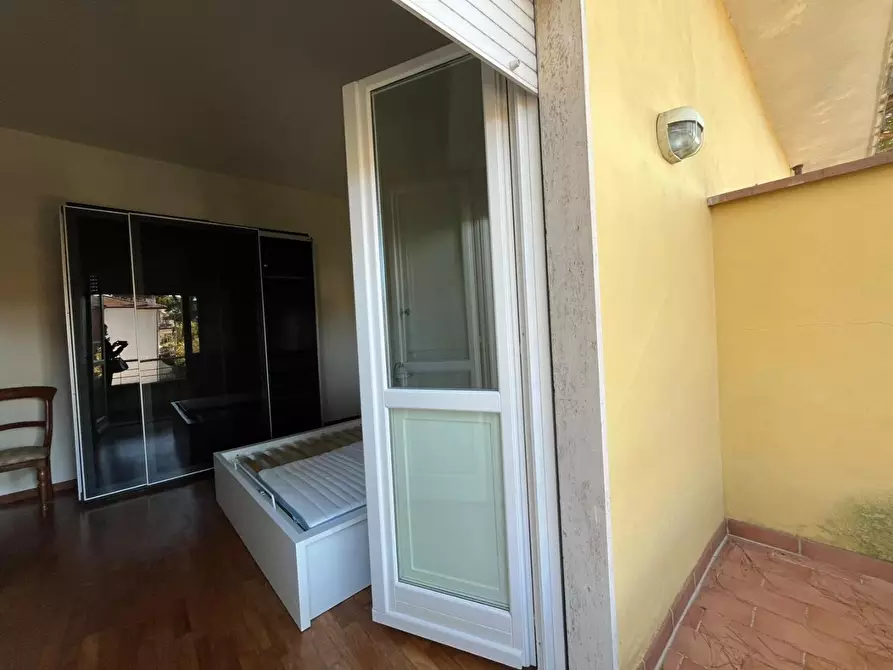 Immagine 29 di Casa trifamiliare in vendita  a Camaiore