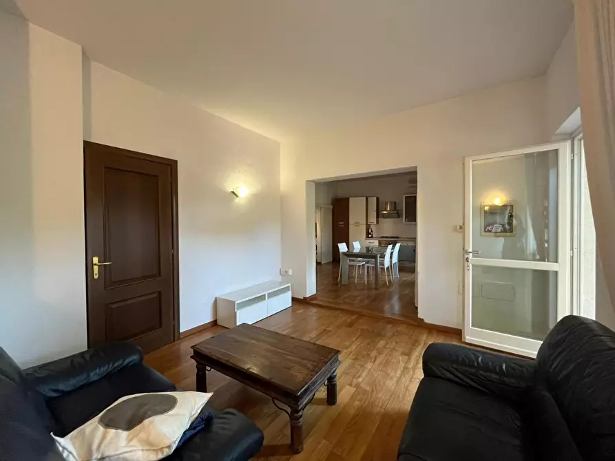 Immagine 11 di Casa trifamiliare in vendita  a Camaiore