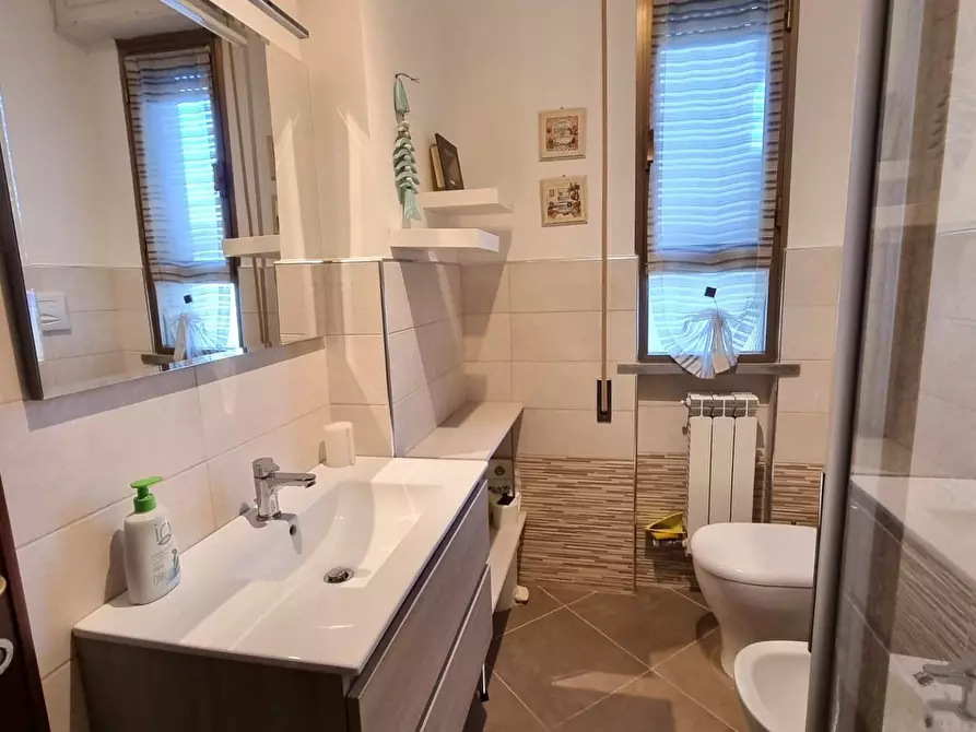 Immagine 9 di Appartamento in vendita  a Viareggio