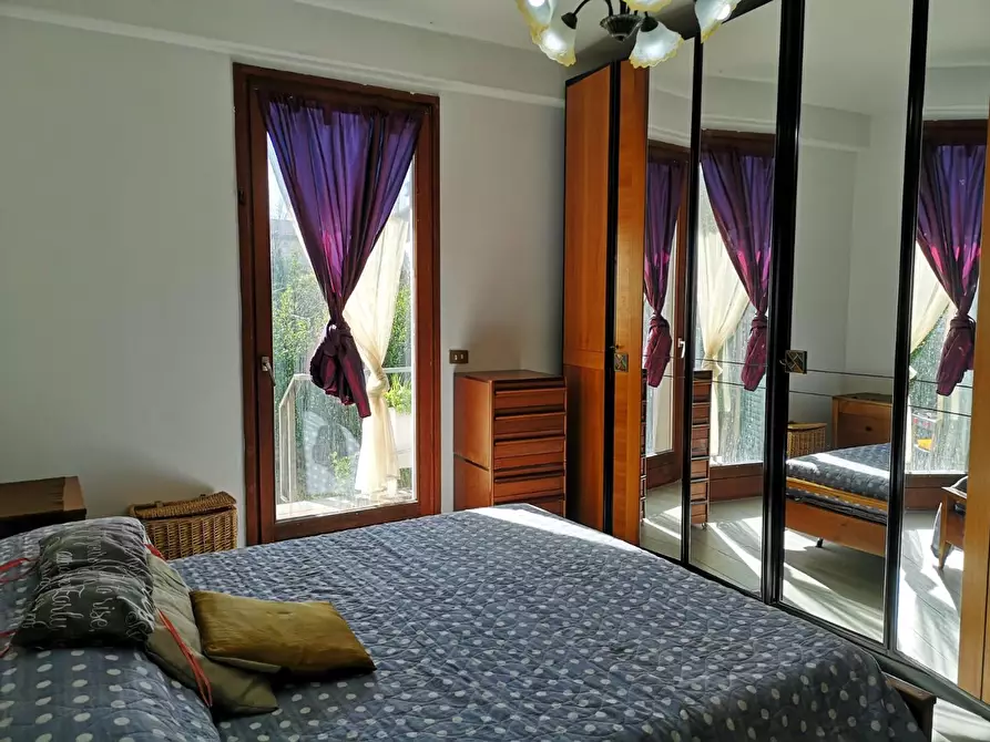 Immagine 11 di Appartamento in vendita  a Massa