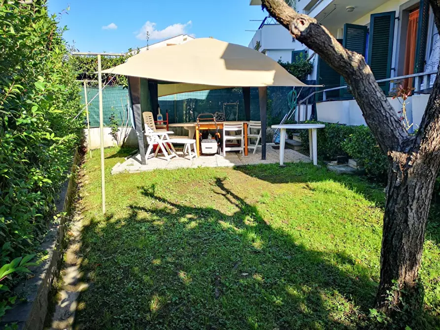 Immagine 27 di Appartamento in vendita  a Massa