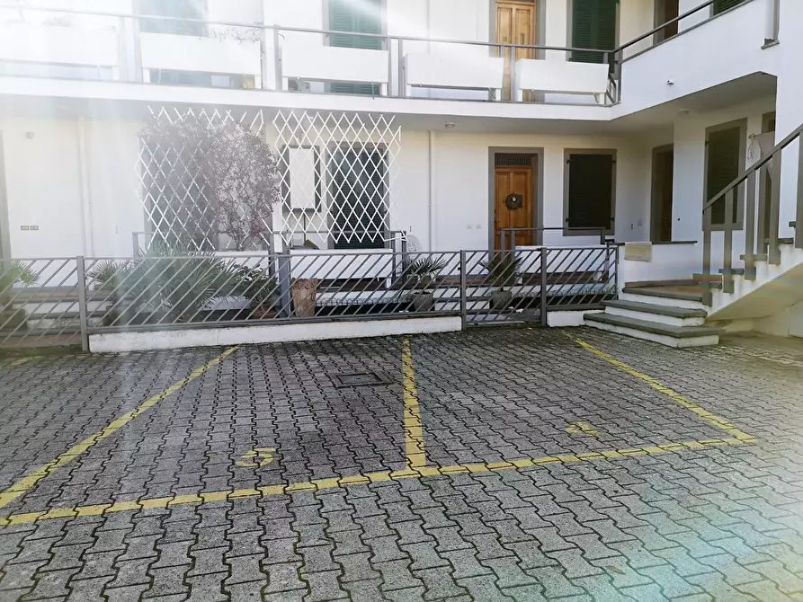 Immagine 30 di Appartamento in vendita  a Massa