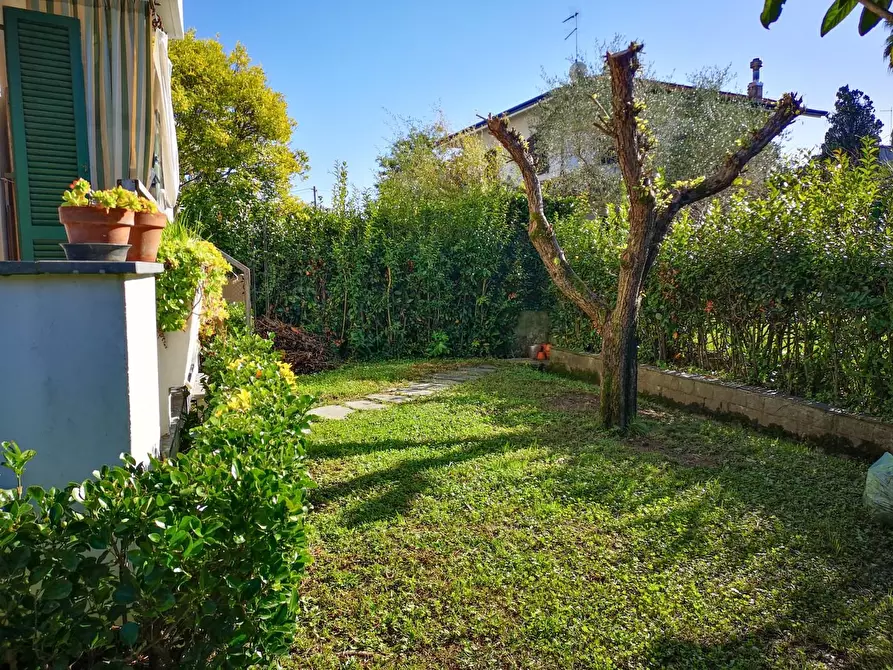 Immagine 26 di Appartamento in vendita  a Massa