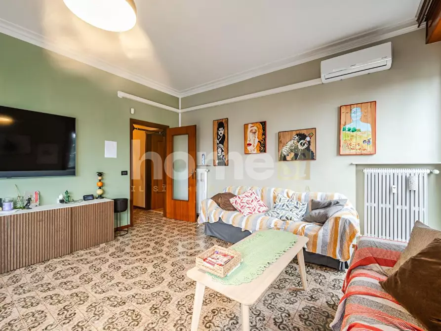 Immagine 5 di Appartamento in vendita  a Reggio Nell'emilia