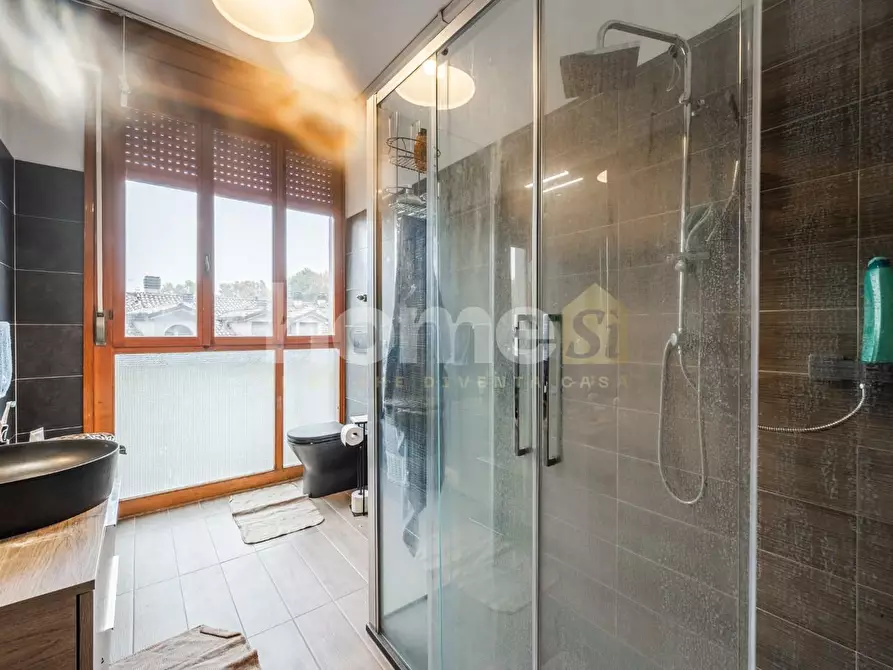 Immagine 27 di Appartamento in vendita  a Reggio Nell'emilia