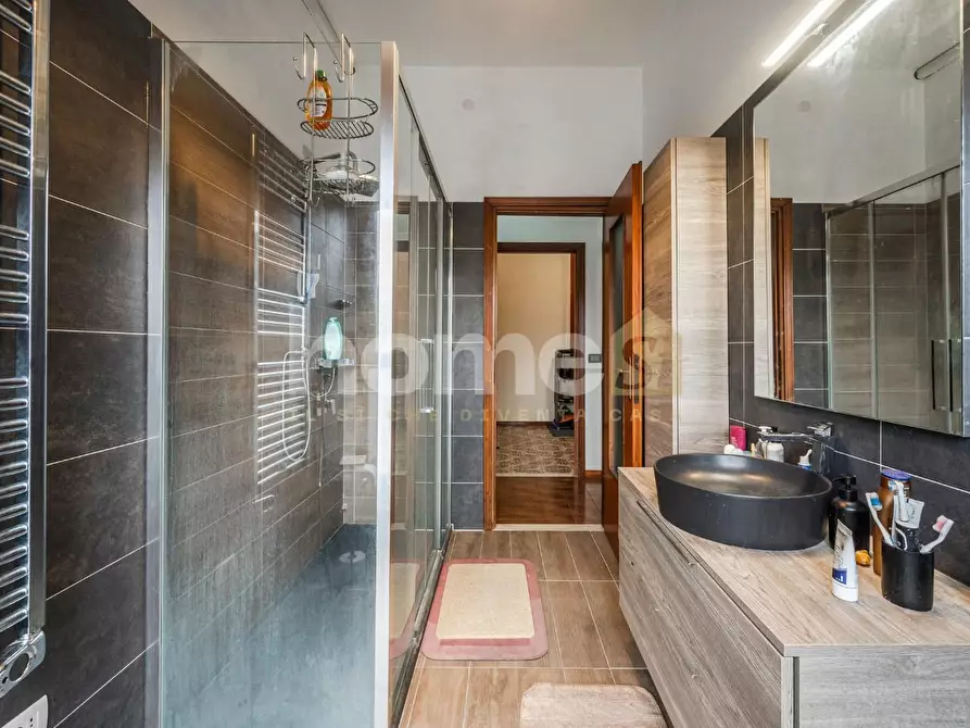 Immagine 28 di Appartamento in vendita  a Reggio Nell'emilia