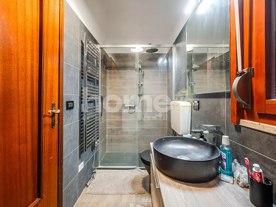 Immagine 19 di Appartamento in vendita  a Reggio Nell'emilia