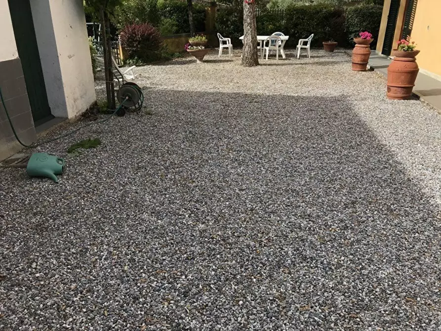 Immagine 8 di Villa in vendita  a Crespina Lorenzana