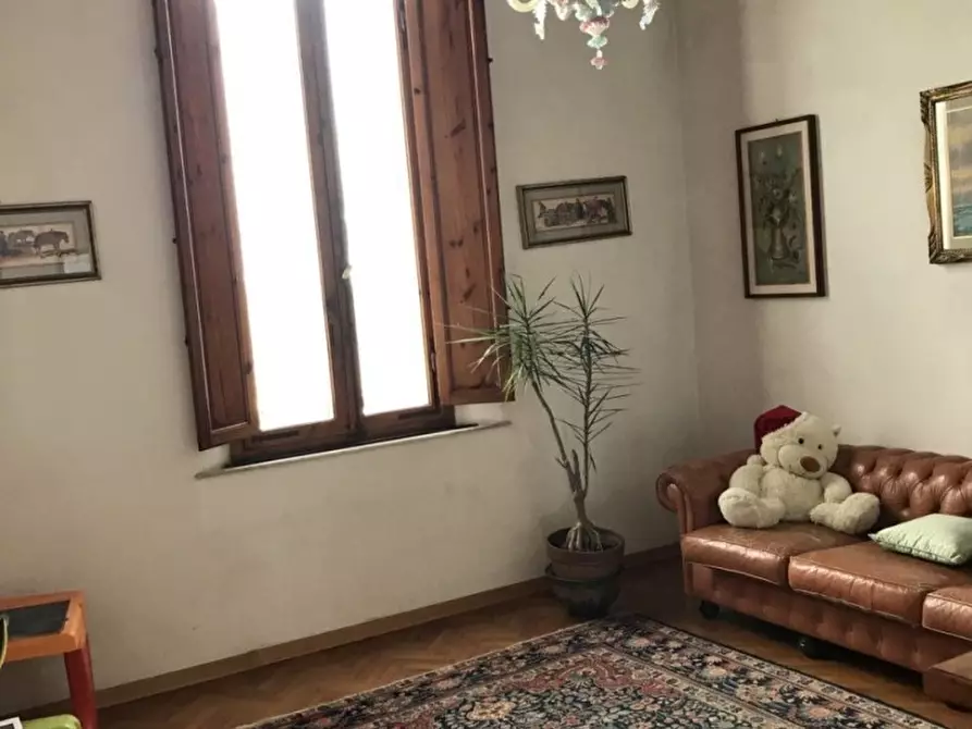 Immagine 2 di Villa in vendita  a Crespina Lorenzana