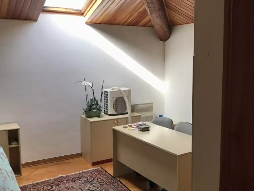 Immagine 18 di Villa in vendita  a Crespina Lorenzana