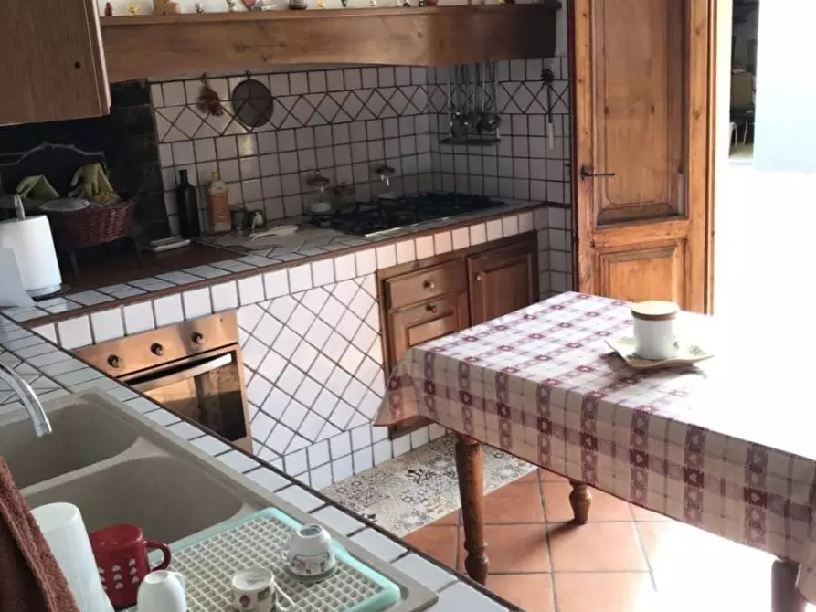 Immagine 21 di Villa in vendita  a Crespina Lorenzana