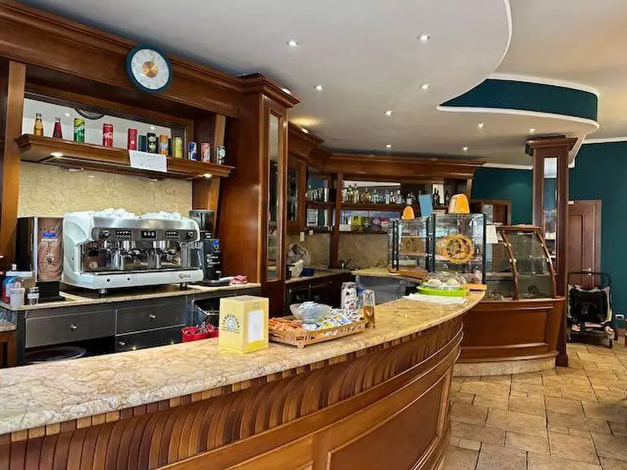 Immagine 3 di Negozio in vendita  a Torino