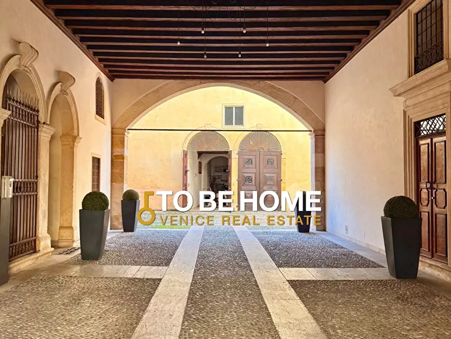 Immagine 19 di Mansarda in vendita  a Vicenza