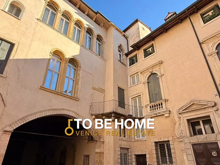 Immagine 17 di Mansarda in vendita  a Vicenza